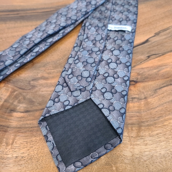 Disneyland/Disney World Mickey Mouse Silk Green Tie - Picture 2 of 4